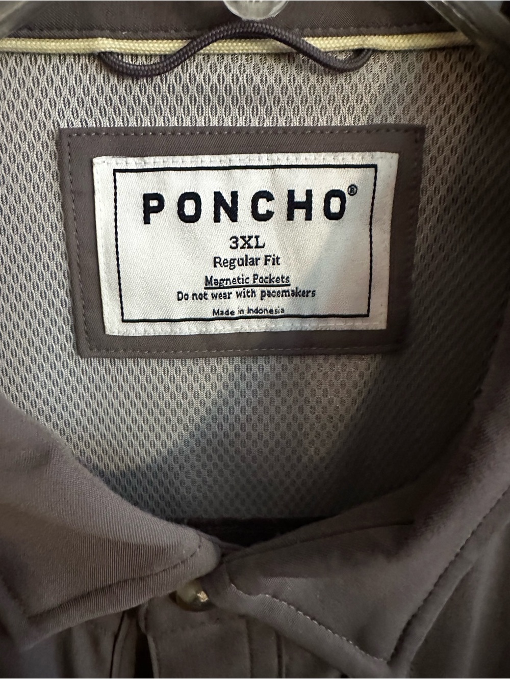 Poncho Short-Sleeve Casual Button-Down Shirt in Taupe - Picture 3 of 5